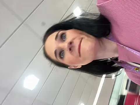 Snapshot of lolabunny9 chatting on 5, 2, 2025 lolabunny9 online show from 5, 2, 2025