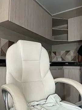 cristaaalclocks1 online show from 12, 3, 2025