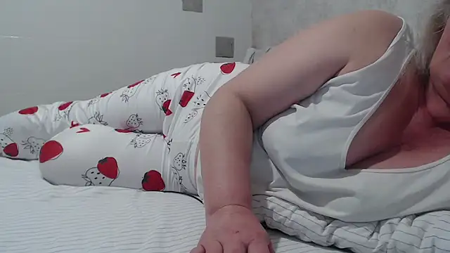 Miss Night21 online show from 26, 2, 2025