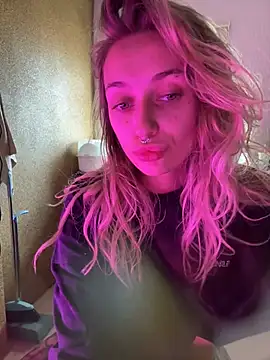 Snapshot of MonicaMilz chatting on 3, 1, 2025 MonicaMilz online show from 3, 1, 2025