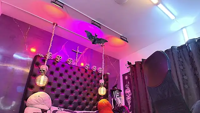 Snapshot of AlexHoe_ chatting on 1, 3, 2025 AlexHoe online show from 1, 3, 2025