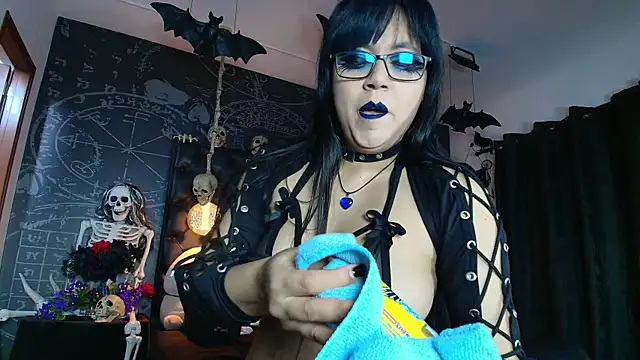 Snapshot of AlexHoe_ chatting on 28, 11, 2025 AlexHoe online show from 28, 11, 2025