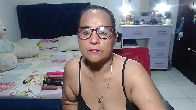 Snapshot of pervert_mommy_ chatting on 18, 4, 2026 pervert mommy online show from 18, 4, 2026