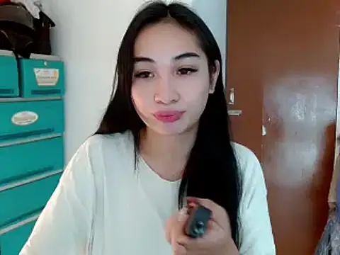 SweetLilly 18 online show from 23, 12, 2024