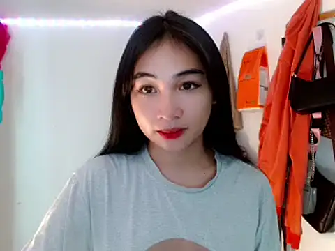 SweetLilly 18 online show from 28, 2, 2025