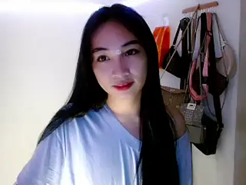 SweetLilly 18 online show from 10, 3, 2025