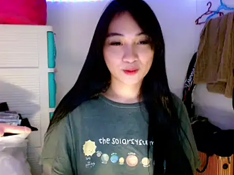 SweetLilly 18 online show from 18, 3, 2025