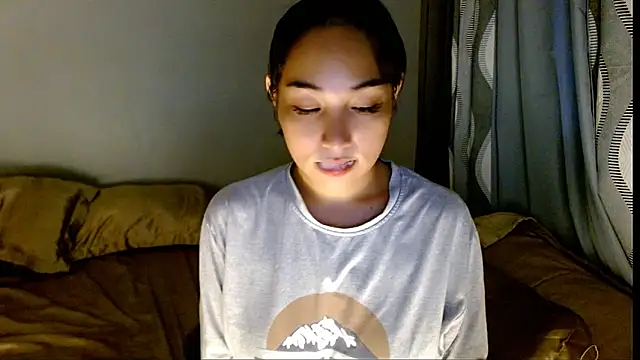 SweetLilly 18 online show from 4, 3, 2026