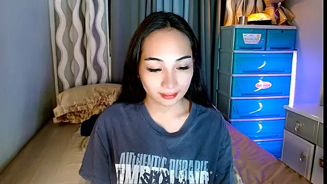 SweetLilly 18 online show from 4, 6, 2026