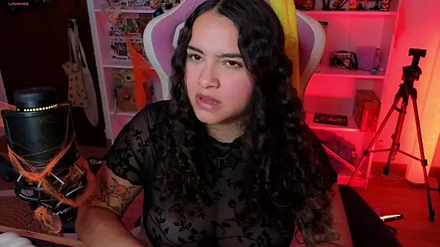 Snapshot of Sweet_sully__ chatting on 18, 10, 2025 Sweet sully   online show from 18, 10, 2025