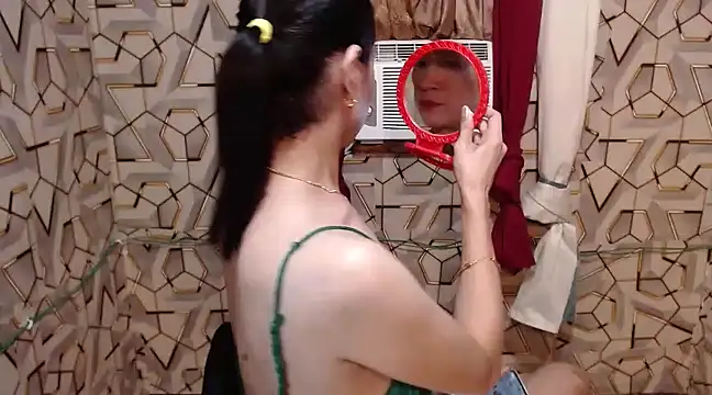 Snapshot of tshugecumxxx chatting on 24, 12, 2024 tshugecumxxx online show from 24, 12, 2024