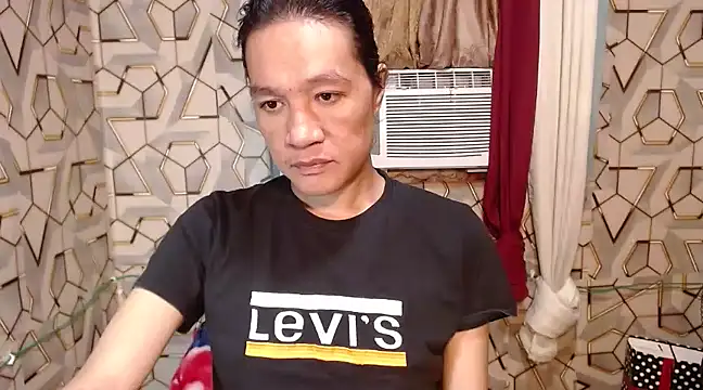 Snapshot of tshugecumxxx chatting on 12, 1, 2025 tshugecumxxx online show from 12, 1, 2025