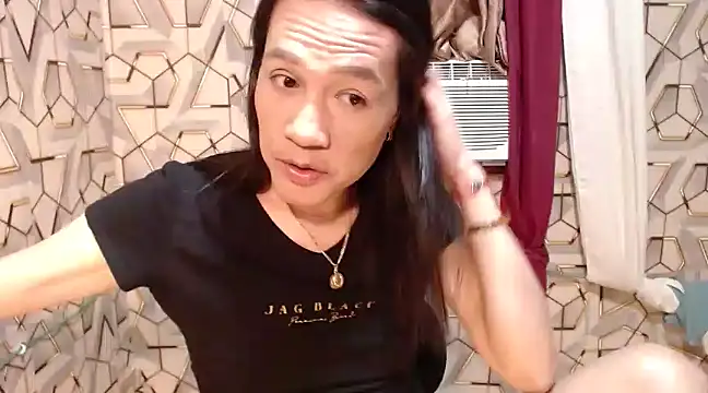 Snapshot of tshugecumxxx chatting on 17, 2, 2025 tshugecumxxx online show from 17, 2, 2025