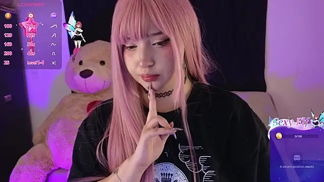 Snapshot of KuroChan420 chatting on 12, 12, 2024 KuroChan420 online show from 12, 12, 2024