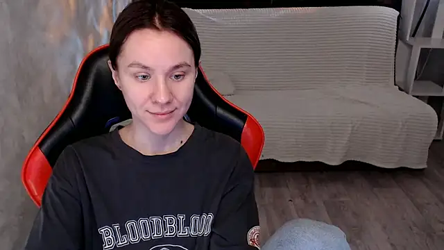 Snapshot of Mila_Jon chatting on 2, 12, 2025 Mila Jon online show from 2, 12, 2025