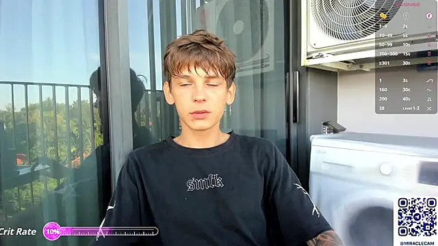 Snapshot of MiracleCam chatting on 13, 10, 2025 MiracleCam online show from 13, 10, 2025