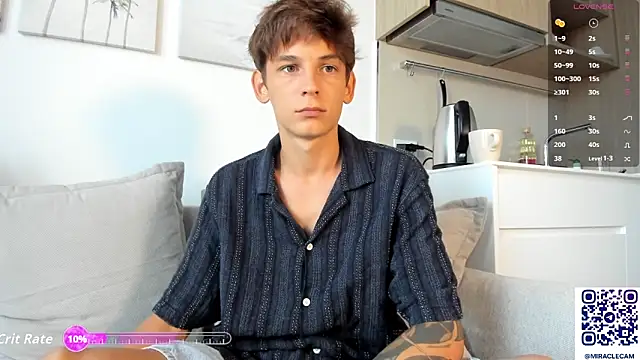 Snapshot of MiracleCam chatting on 17, 10, 2025 MiracleCam online show from 17, 10, 2025