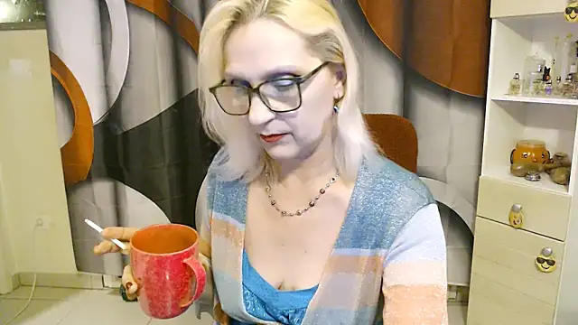 Snapshot of Ala-N-Dala chatting on 21, 11, 2025 Ala-N-Dala online show from 21, 11, 2025