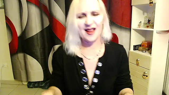 Snapshot of Ala-N-Dala chatting on 24, 11, 2025 Ala-N-Dala online show from 24, 11, 2025