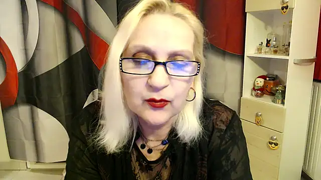 Snapshot of Ala-N-Dala chatting on 4, 12, 2025 Ala-N-Dala online show from 4, 12, 2025