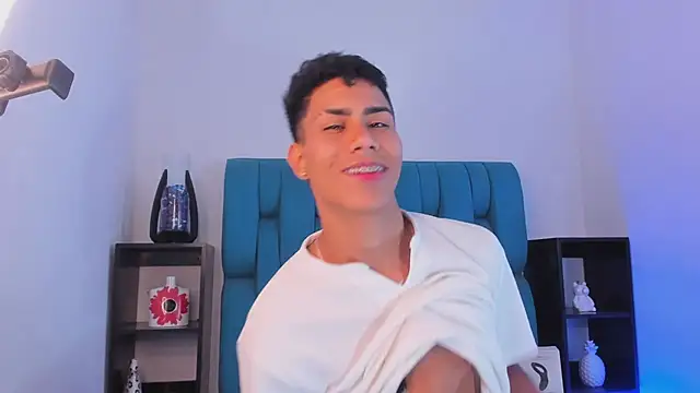 Snapshot of AlanNaughty chatting on 22, 12, 2024 AlanNaughty online show from 22, 12, 2024