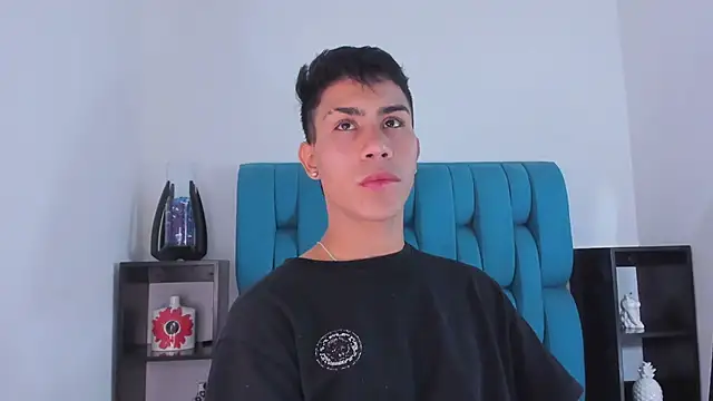 Snapshot of AlanNaughty chatting on 6, 1, 2025 AlanNaughty online show from 6, 1, 2025