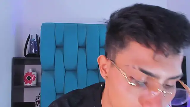 Snapshot of AlanNaughty chatting on 12, 1, 2025 AlanNaughty online show from 12, 1, 2025