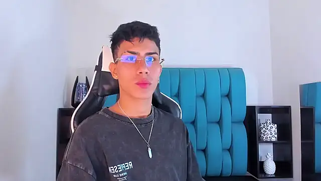 Snapshot of AlanNaughty chatting on 24, 1, 2025 AlanNaughty online show from 24, 1, 2025