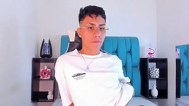 Snapshot of AlanNaughty chatting on 25, 1, 2025 AlanNaughty online show from 25, 1, 2025