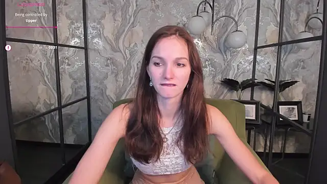 Snapshot of MirandaGlow chatting on 6, 2, 2025 MirandaGlow online show from 6, 2, 2025