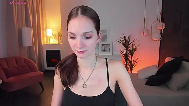 Snapshot of MirandaGlow chatting on 21, 2, 2025 MirandaGlow online show from 21, 2, 2025