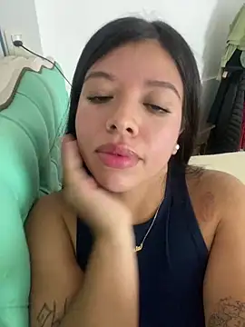 Snapshot of DulceAngelica chatting on 7, 4, 2026 DulceAngelica online show from 7, 4, 2026