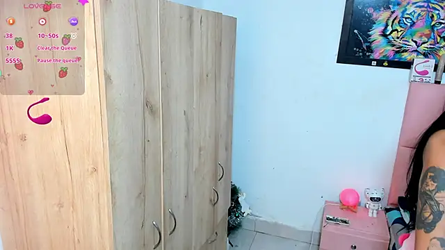 Snapshot of sofia_gold_ chatting on 13, 12, 2024 sofia gold online show from 13, 12, 2024