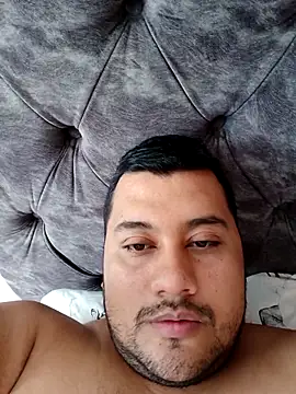 Snapshot of santi_hothot chatting on 4, 10, 2025 santi hothot online show from 4, 10, 2025