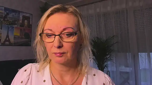 vanessa chat online show from 18, 11, 2025