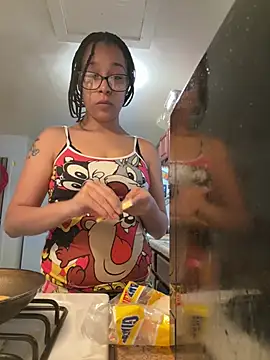 Snapshot of Alliejay chatting on 5, 5, 2026 Alliejay online show from 5, 5, 2026