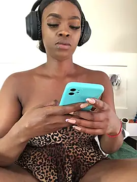 LuciousLips96 online show from 27, 2, 2025