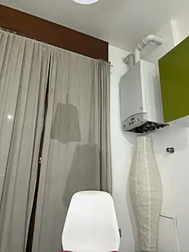 Snapshot of x_elena_x chatting on 4, 10, 2025 x elena x online show from 4, 10, 2025