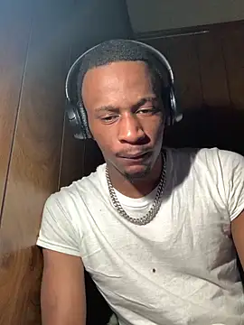 Snapshot of Tristris100 chatting on 10, 12, 2024 Tristris100 online show from 10, 12, 2024