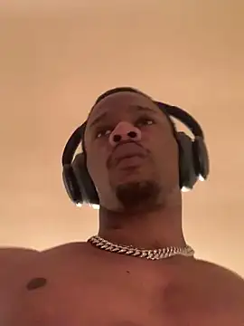 Snapshot of Tristris100 chatting on 8, 2, 2025 Tristris100 online show from 8, 2, 2025