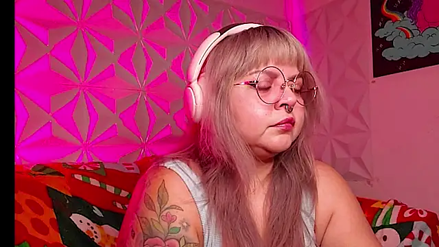 Satyn doll online show from 20, 12, 2025