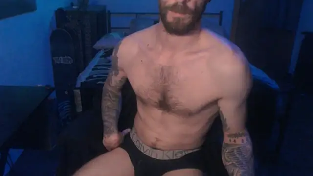 Snapshot of SexxxyLouis chatting on 9, 1, 2025 SexxxyLouis online show from 9, 1, 2025