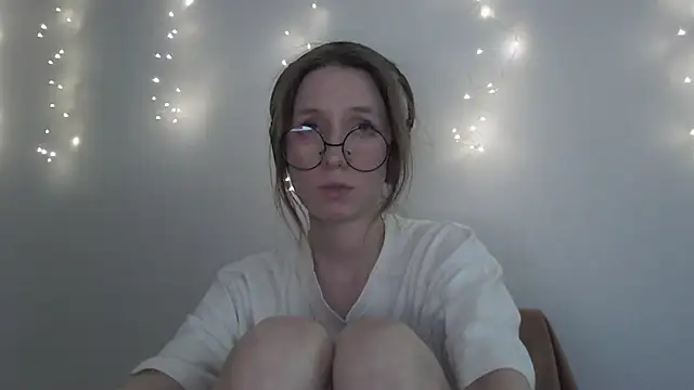 Snapshot of _Hanna_Moon_ chatting on 28, 11, 2025 Hanna Moon online show from 28, 11, 2025