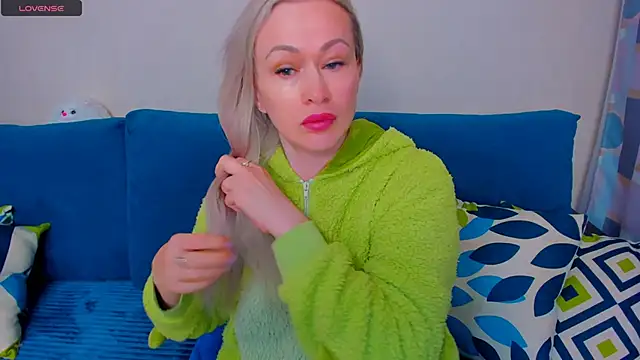 EllenMoore online show from 5, 10, 2025