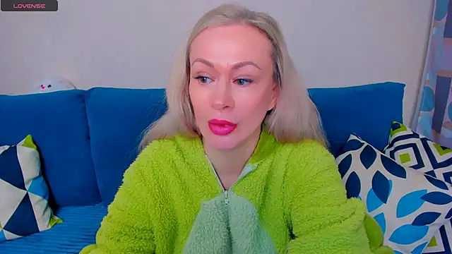 EllenMoore online show from 7, 10, 2025