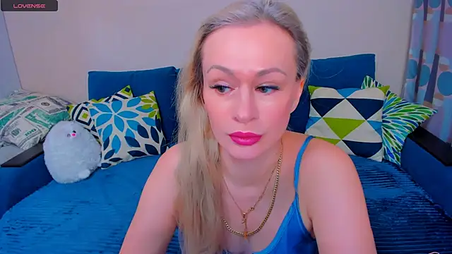 EllenMoore online show from 11, 11, 2025