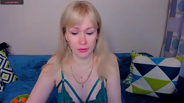 EllenMoore online show from 10, 6, 2026