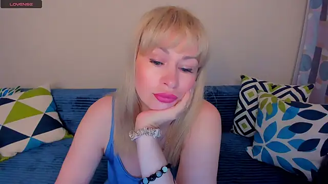 EllenMoore online show from 25, 7, 2026