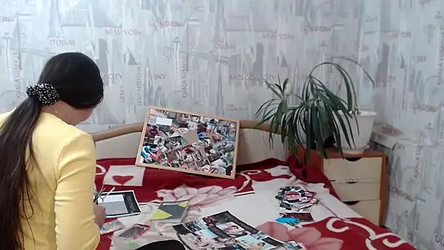 Snapshot of GinaQSoul chatting on 19, 12, 2024 GinaQSoul online show from 19, 12, 2024