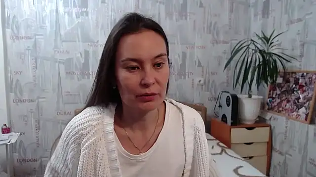 Snapshot of GinaQSoul chatting on 17, 9, 2025 GinaQSoul online show from 17, 9, 2025